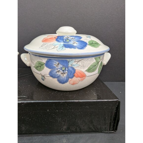 Mikasa Intaglio Country Poppies CAC29 Round 4 1/2" Casserole Dish w/Lid Set of 2 - Picture 3 of 12